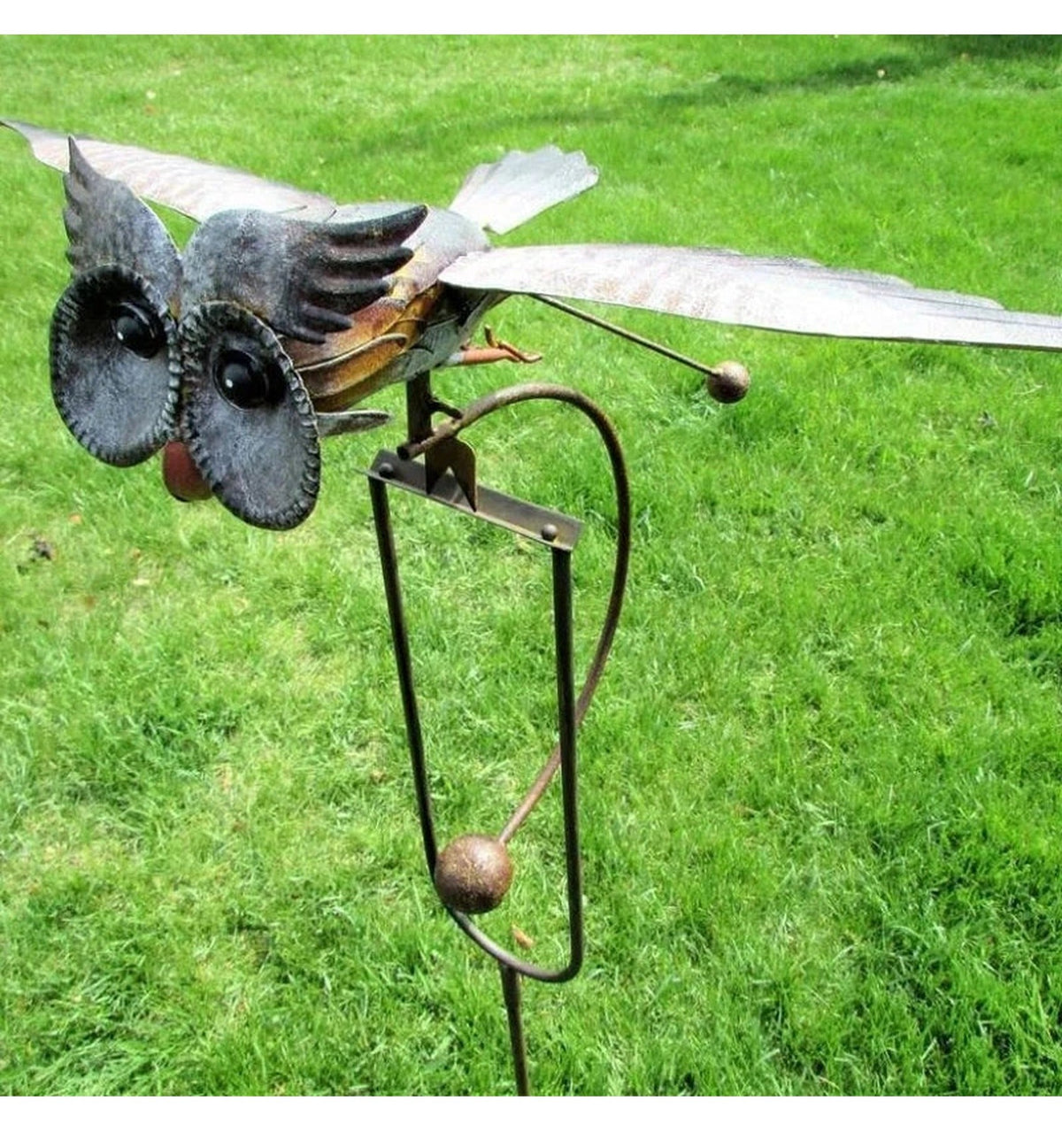 Garden Wind Sculpture: Bird Design, Ground Stake