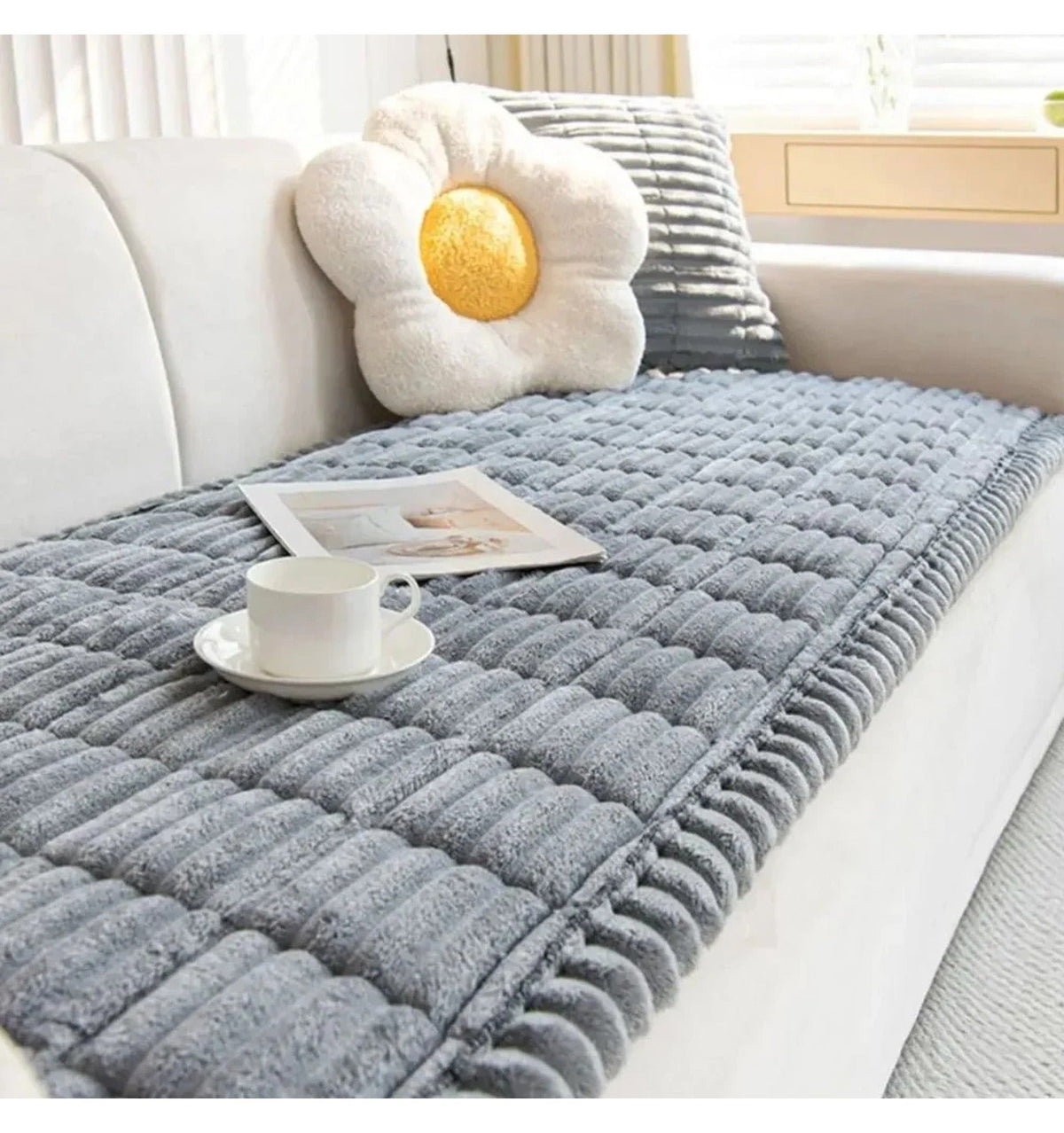 Plush Sofa Cover: Non-Slip Backing, Machine Washable