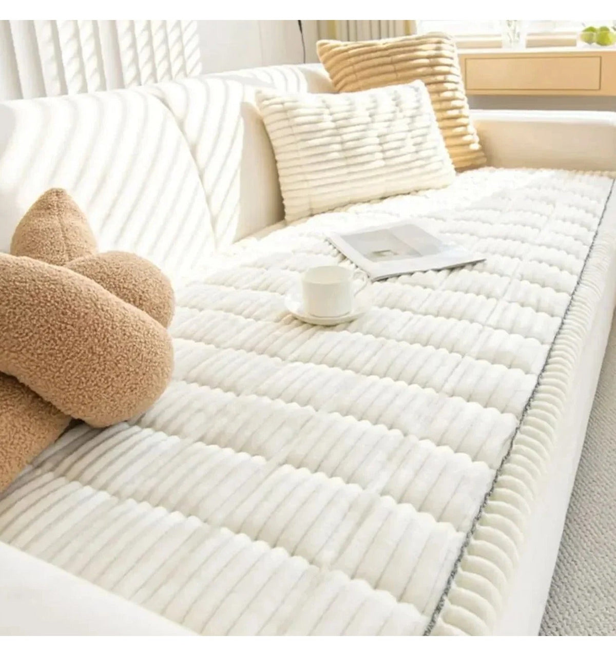 Plush Sofa Cover: Non-Slip Backing, Machine Washable